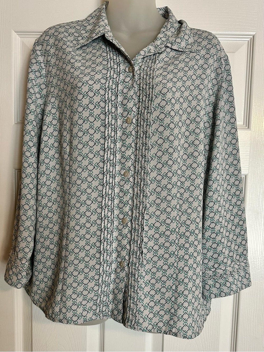 Covington White Button-Front Shirt with Green & Blue Geometric Print